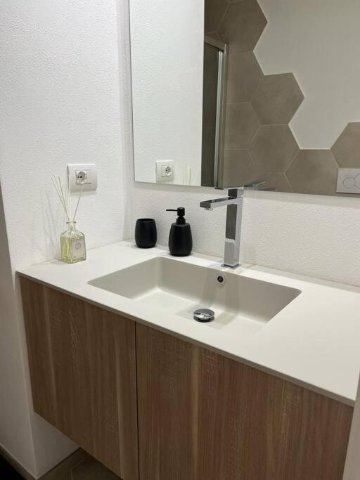 Charme In Centro With Private Parking Apartment Ascoli Piceno Bagian luar foto