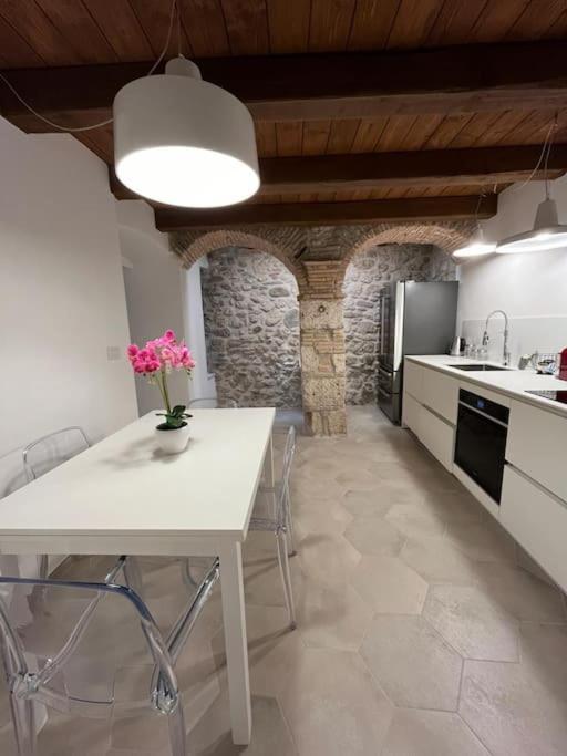 Charme In Centro With Private Parking Apartment Ascoli Piceno Bagian luar foto